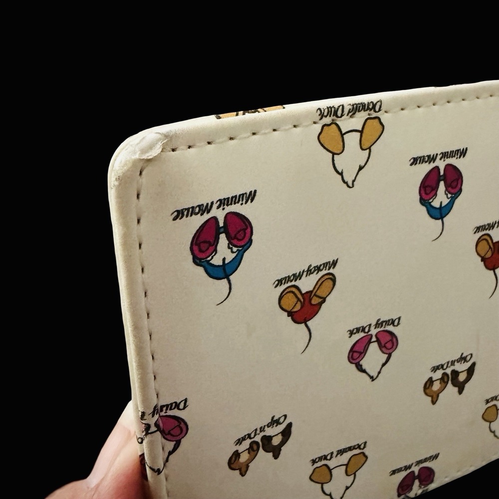 Loungefly Disney Mickey & Friends Bottoms Cardholder Minnie Donald Daffy Daisy - Picture 6 of 7